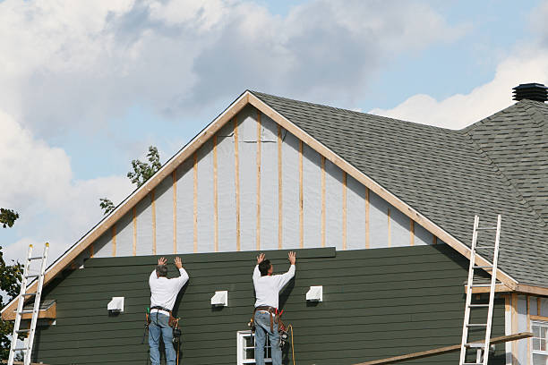 Professional Siding Installation technician working in Centerville, OH